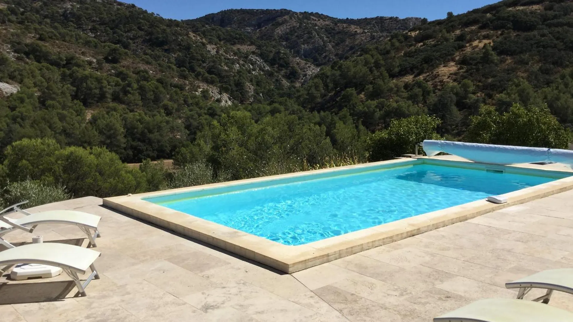 Pretty Gite With Pool In Cavaillon, Beautiful View On The Luberon Mountains, 4 People.